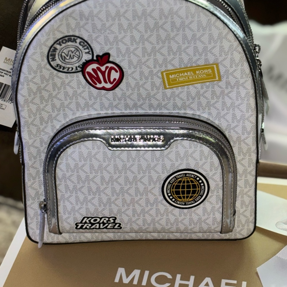Michael Kors 🆕 mk White and Silver summer travel Backpack with dustbag
NO BOX - Picture 2 of 9